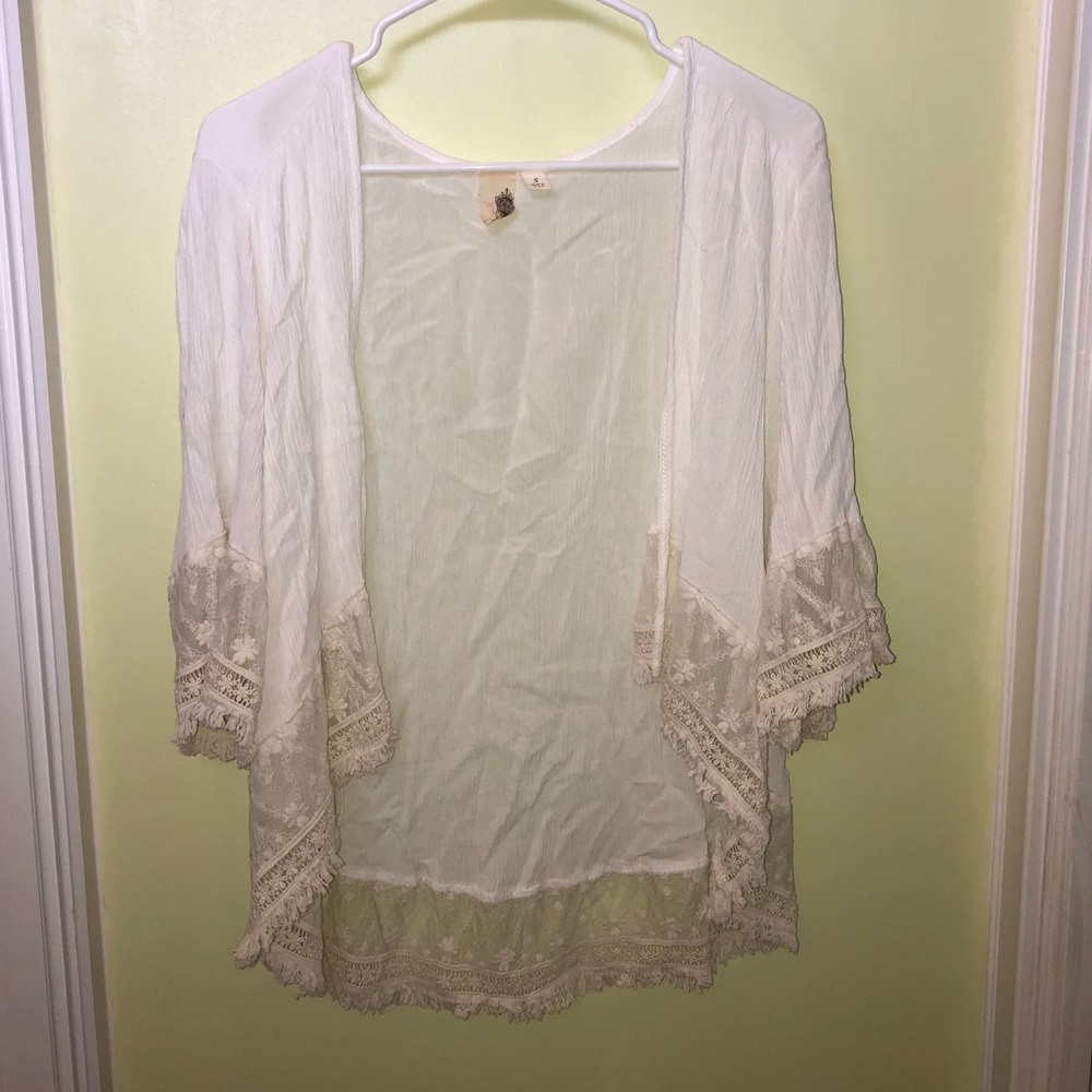 Francesca’s lace kimono